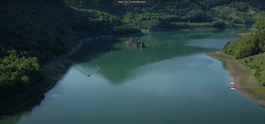 SIJA KRST IZ VODE Izranja potopljena crkva iz Zlatarskog jezera, ukazale se zidine i ostaci groblja