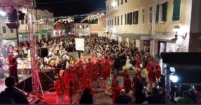 Otvoren 53. Festival mimoze u Herceg Novom (FOTO/VIDEO)