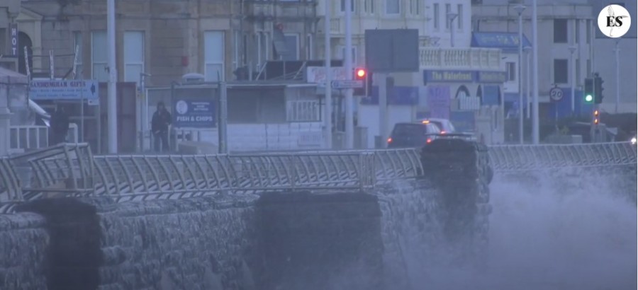 CRNI OBLACI NAD LONDONOM Oluja odnijela najmanje osam života