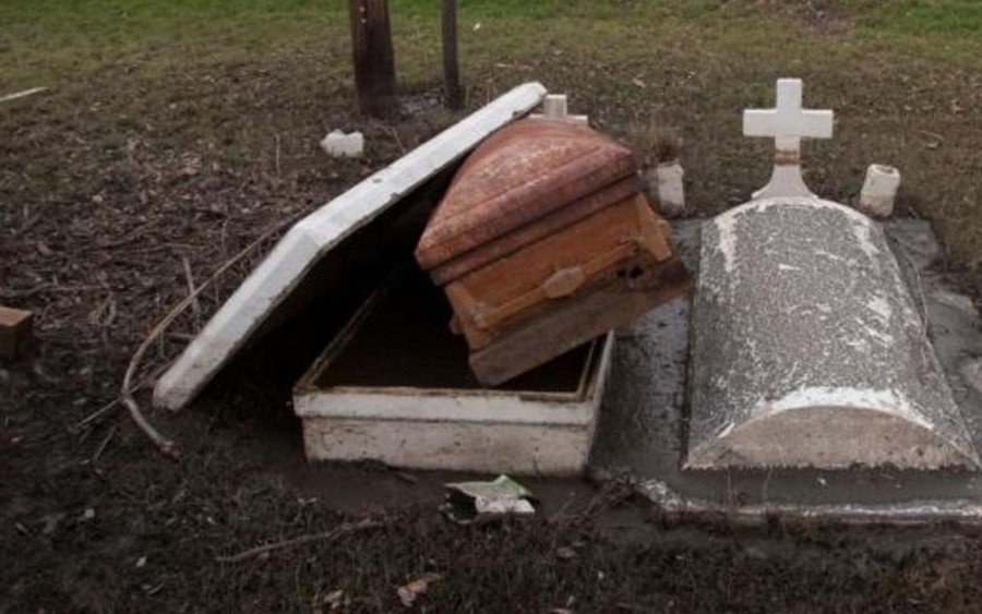 BIZARNA KRAĐA ŠOKIRALA SVIJET Ukradeni mrtvaci sa GROBLJA, sumnja se na sataniste