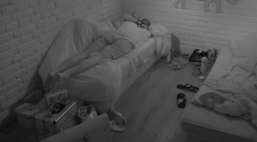 S NJOM JE OTIŠAO DO KRAJA! Ovoliko nije uživao ni sa Dalilom: VRELI POLJUPCI i akcija ispod jorgana! (VIDEO)