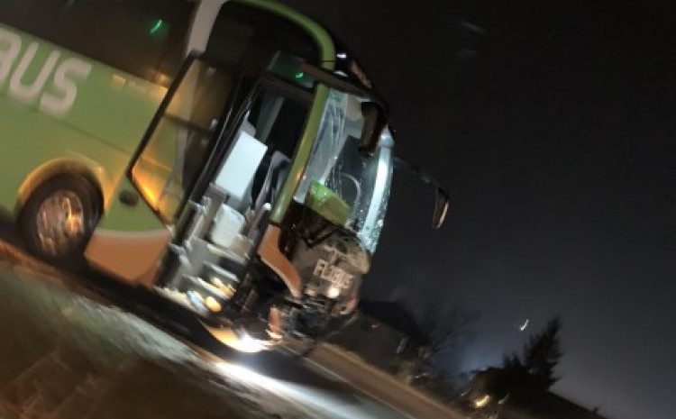 TRAGEDIJA KOD ZENICE! Dvije osobe izgubile život u sudaru autobusa i automobila