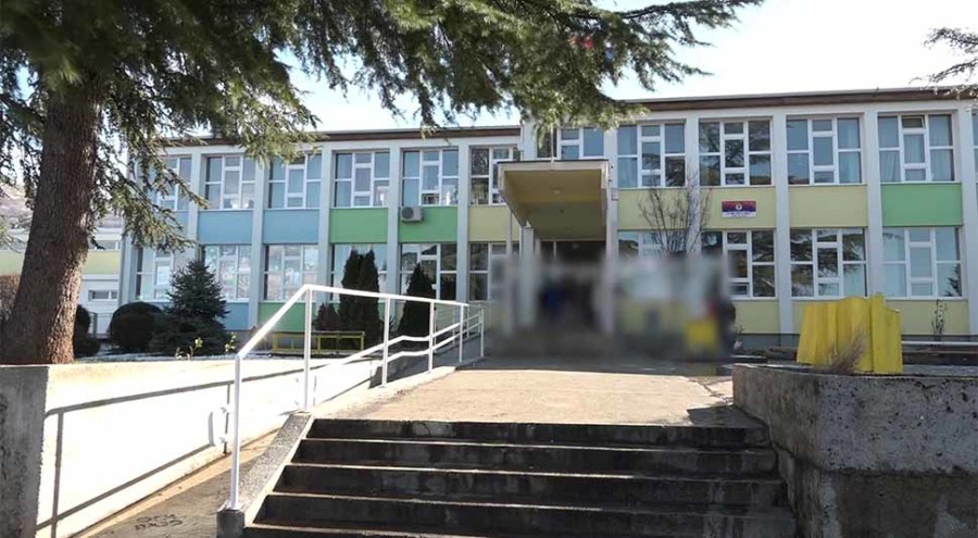 OTAC TVRDI DA JE NASTAVNIK DAVIO NJEGOVOG SINA! Policija češćlja BILEĆKU školu, utvrđeni PROPUSTI