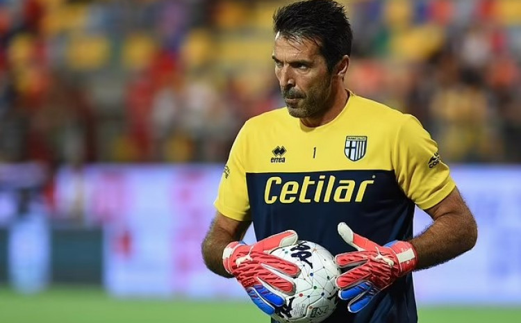 LEGENDARNI BUFON u svojoj 44. godini postavio NOVI REKORD