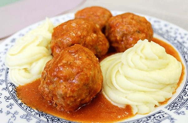 ĆUFTE U PARADAJZ sosu bez prženja u masnoći!