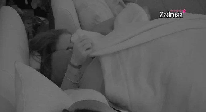 DALILA I CAR u zanosu strasti! Vrelom AKCIJOM probudili sve cimere! (VIDEO 18+)