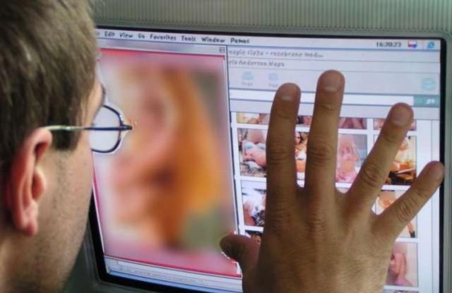 ŠTA SE DEŠAVA U MOZGU KADA GLEDAMO PORNO FILMOVE Evo kako da znate da ste pretjerali