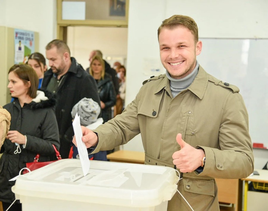 DRAŠKO STANIVUKOVIĆ IPAK GLASAO: Uprkos komplikacijama uspio obaviti svoju GRAĐANSKU DUŽNOST