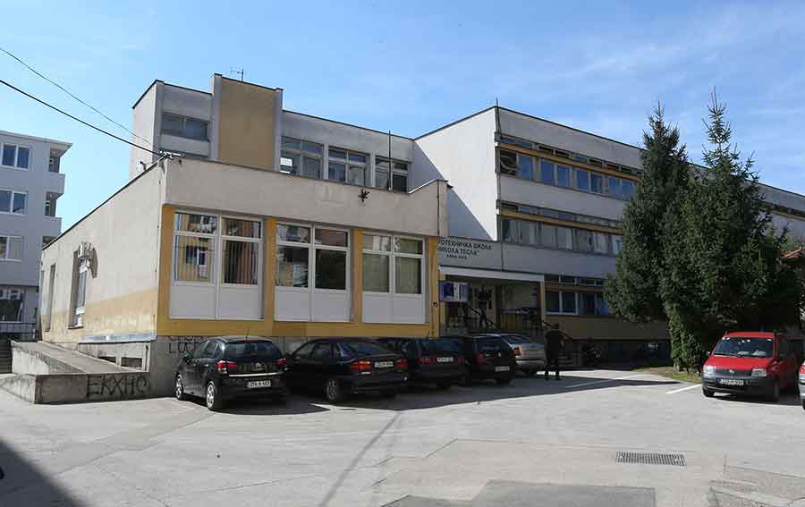HAOS U BANJALUČKOJ ŠKOLI: Maloljetnik završio na UKC RS!
