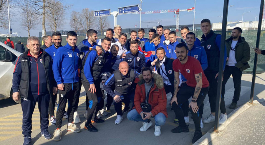 SUSRET U BEOGRADU: Novak Đoković dobio na poklon dres FK Borac