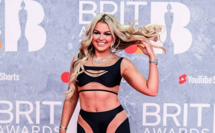 DA VAM OČI ISPADNU! Parada golotinje i NEUKUSA na crvenom tepihu "Brit Awardsa" (FOTO)