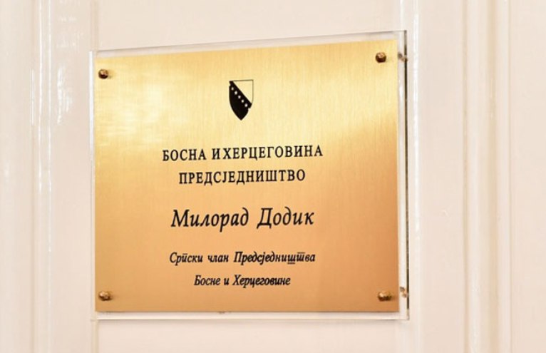 „KOMŠIĆ SKLON HAJDUČIJI" Komšićev prijedlog predstavlja kršenje Ustava BiH