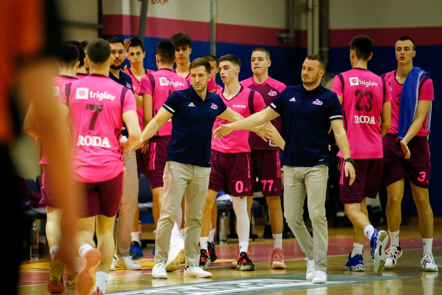 MEGA PRELAKO PALA PRED "STUDENTIMA": Američko-bosanski duo DOMINIRAO u Podgorici