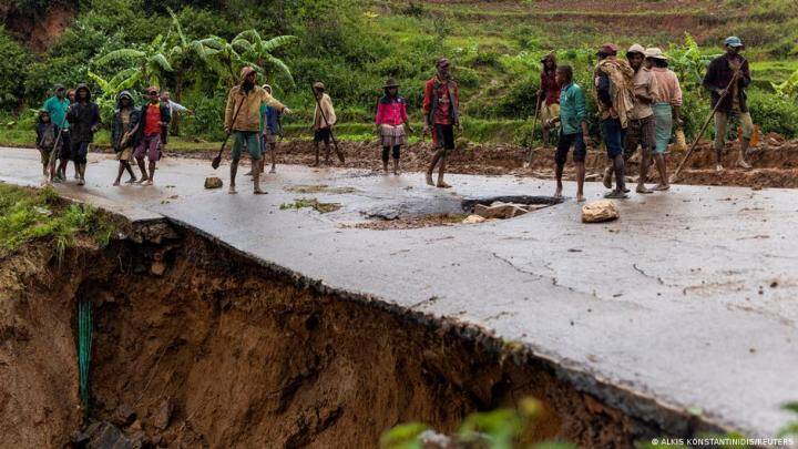 CIKLON BATSIRAI "OPUSTOŠIO" MADAGASKAR! Sela u potpunosti uništena, broje se LJUDSKE ŽRTVE