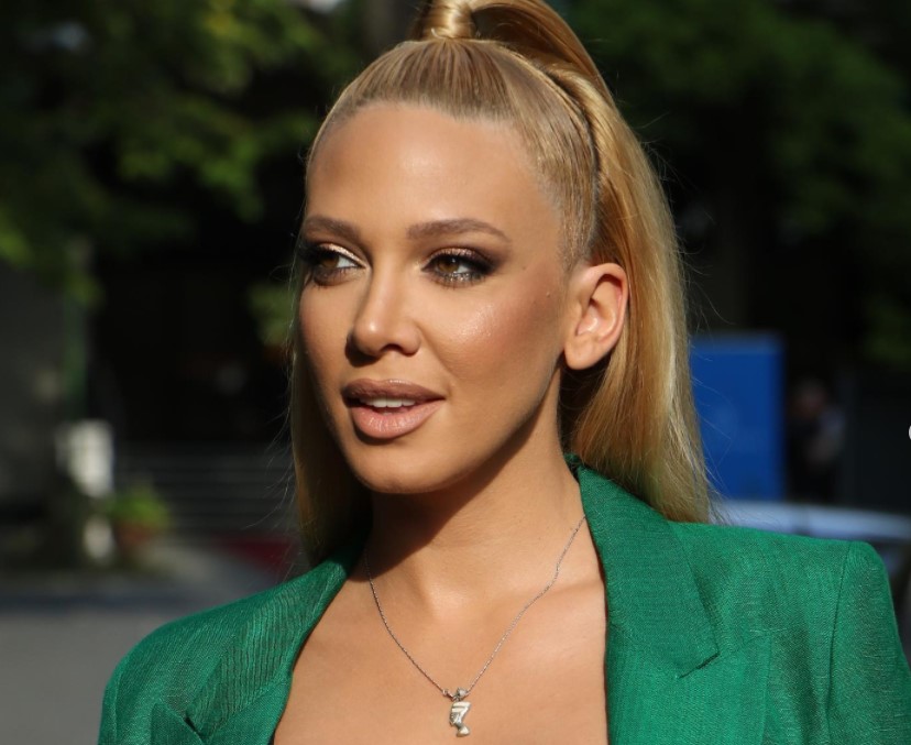 ODLUČILA DA SVE POČASTI VRELIM KADROVIMA Milica Todorović pokazala savršenu figuru u bikiniju (FOTO)