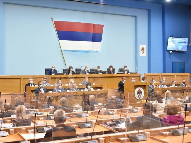DANAS VANREDNA SJEDNICA SKUPŠTINE RS: Dodikov veto predmet rasprave poslanika