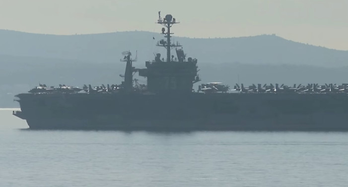 NAJVEĆI NA SVIJETU! NESVAKIDAŠNJI PRIZOR na Jadranu: Američki nosač aviona "Harry Truman" uplovio U SPLIT (VIDEO)