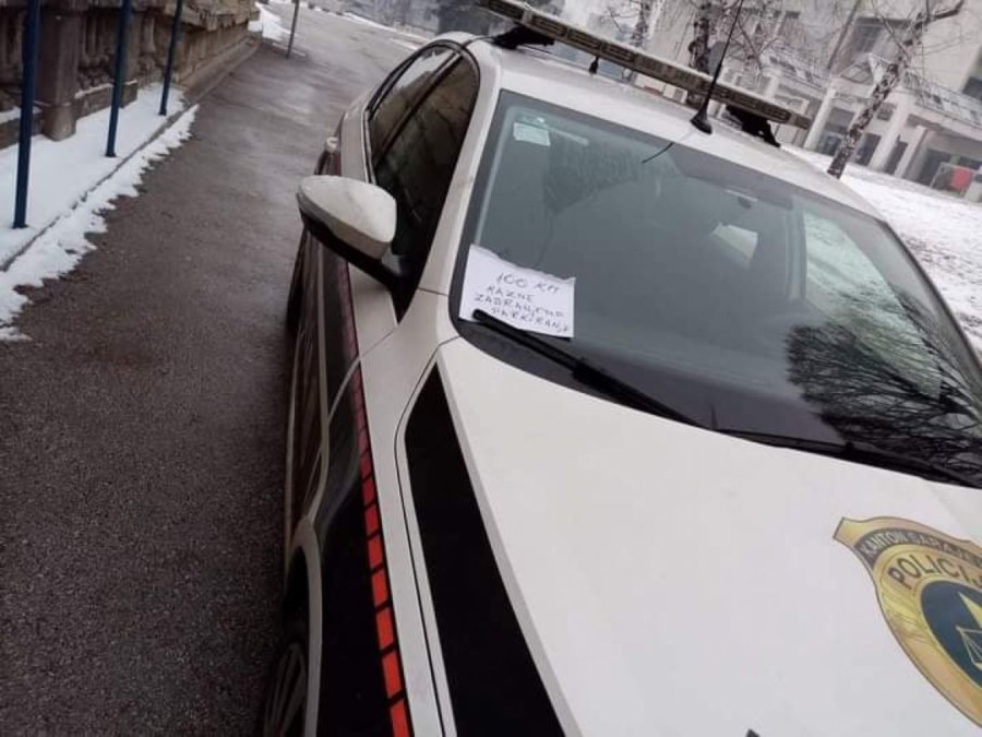I TO JE MOGUĆE: Sarajlija napisao "KAZNU" POLICAJCIMA zbog nepropisnog parkiranja