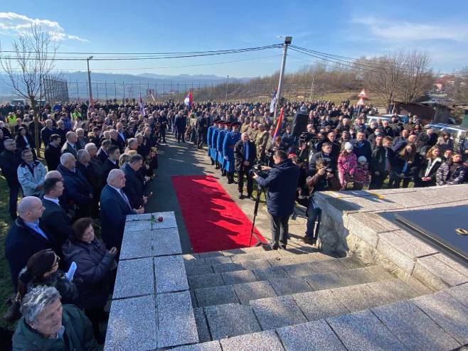 DA SE NIKAD NIKOME NE PONOVI! Obilježeno 80 godina od zvjerskog POKOLJA SRBA u Drakuliću, Motikama i Šargovcu (FOTO)