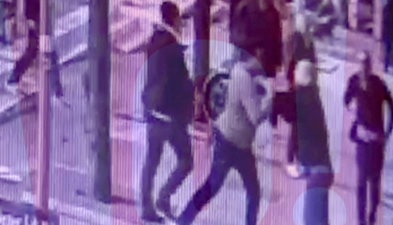 (UZNEMIRUJUĆI VIDEO) POLICAJCI BRUTALNO PRETUKLI KOLEGU Snimak užasa sa Cvetnog trga!