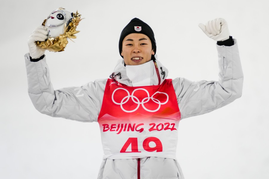 KOBAJAŠIJU NEMA RAVNOG: Japanac osvojio ZLATNU MEDALJU na maloj skakaonici