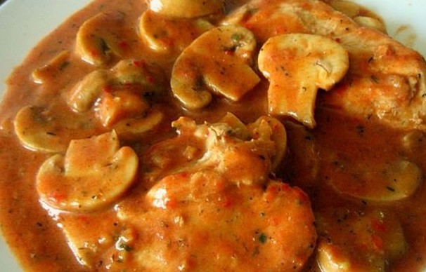 RECEPT KOJI VAS NEĆE OSTAVITI RAVNODUŠNIM: Najukusnije šnicle sa šampinjonima!