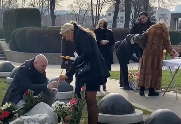 OTKRIVAMO ŠOKANTNE DETALJE: Udovica pokojnog pjevača Šabana Šaulića tužila izdavačku kuću!