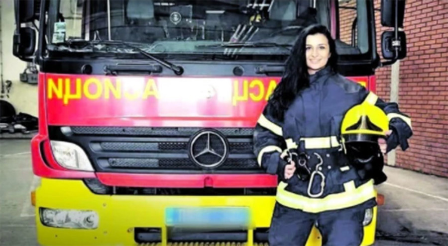 DANIJELA SANTRAČ RUŠI SVE PREDRASUDE Maštala sam da obučem uniformu i pomažem ljudima