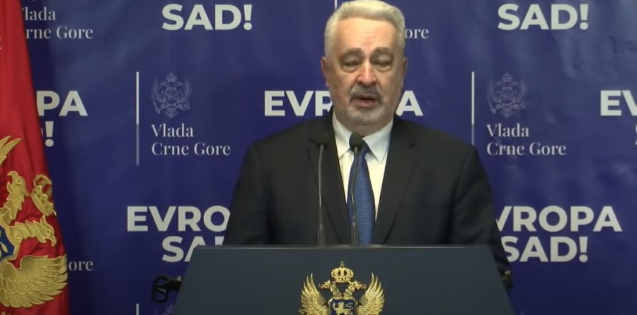 KRIVOKAPIĆ SE POVLAČI IZ POLITIKE Politikom Crne Gore dominiraju neistina i interesne sfere