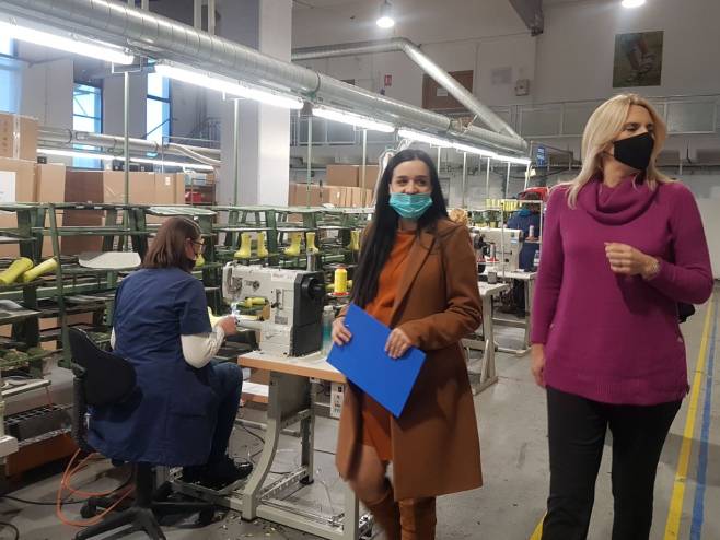 ŽELJKA CVIJANOVIĆ I RADOVAN VIŠKOVIĆ obišli fabriku obuće "AMIKA"