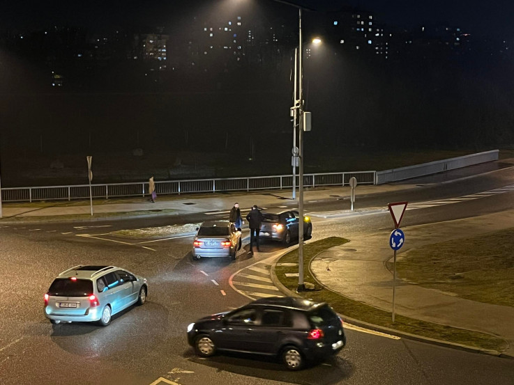 JOŠ JEDNA NESREĆA U ZENICI! Sudar dva vozila otežao saobraćaj