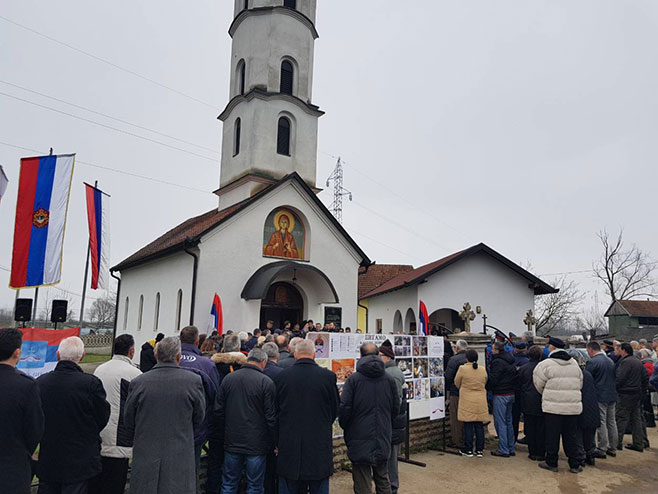 TRI DECENIJE OD STRADANJA SIJEKOVAČKIH SRBA Milunović: Ni žrtve ni zločinci ne smiju biti zaboravljeni!