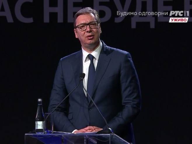 ALEKSANDAR VUČIĆ: Nećemo da klečimo i molimo!