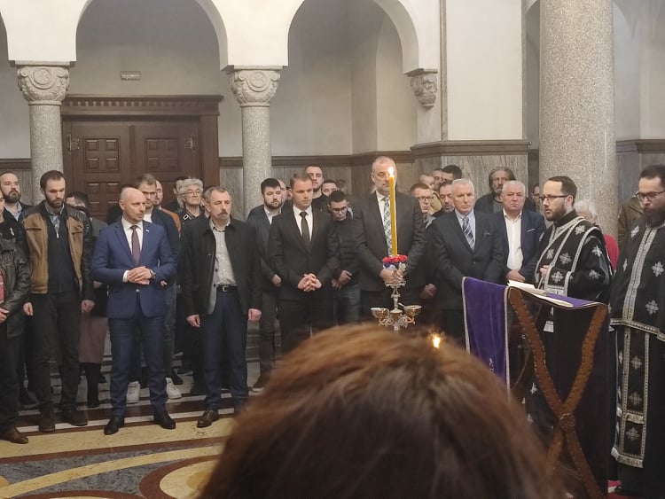 BANJA LUKA ODALA POMEN ŽRTVAMA NATO AGRESIJE: Održana liturgija u Hramu Hrista Spasitelja (FOTO/VIDEO)