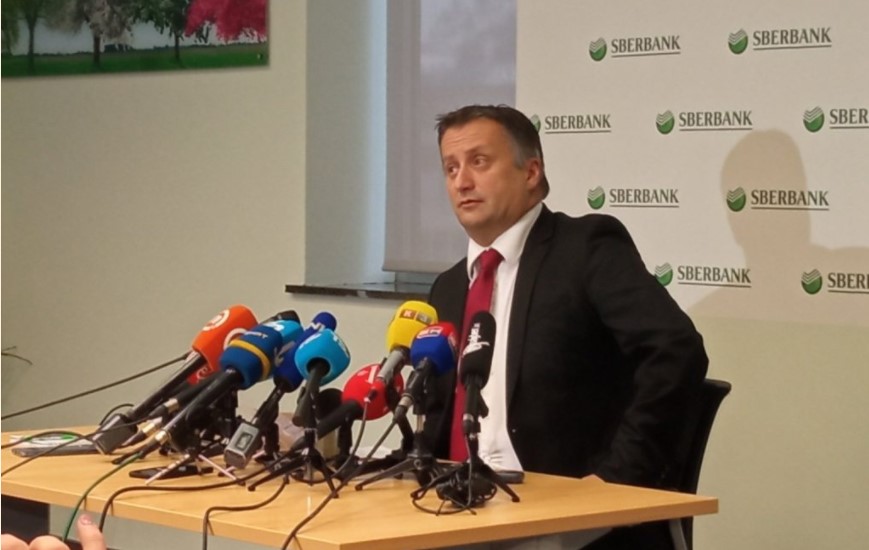 KESIĆ UVJERAVA GRAĐANE DA NE BRINU Možemo isplatiti svaku marku, samo dok se konsolidujemo