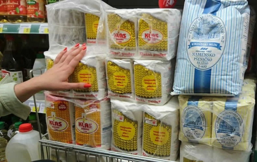 PONOVO UDARILI PO DŽEPU GRAĐANA Poskupljuje brašno i ulje, a cijene soli i šećera su već "skočile"