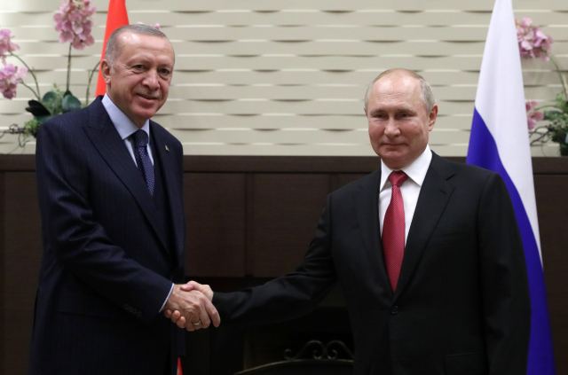 Erdogan predložio Putinu jednostrani prekid vatre u cilju mirovnih napora