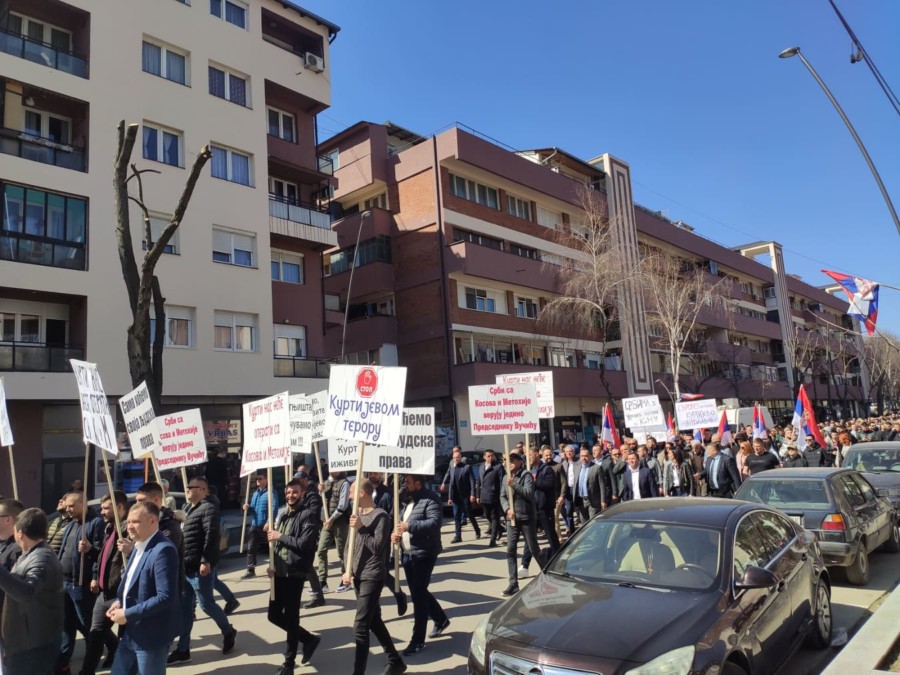 Počeli protesti Srba na Kosovu (FOTO/VIDEO)