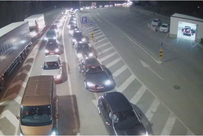 Gužve na izlazu iz BiH: Pojačan saobraćaj na prelazima Gradina i Gradiška