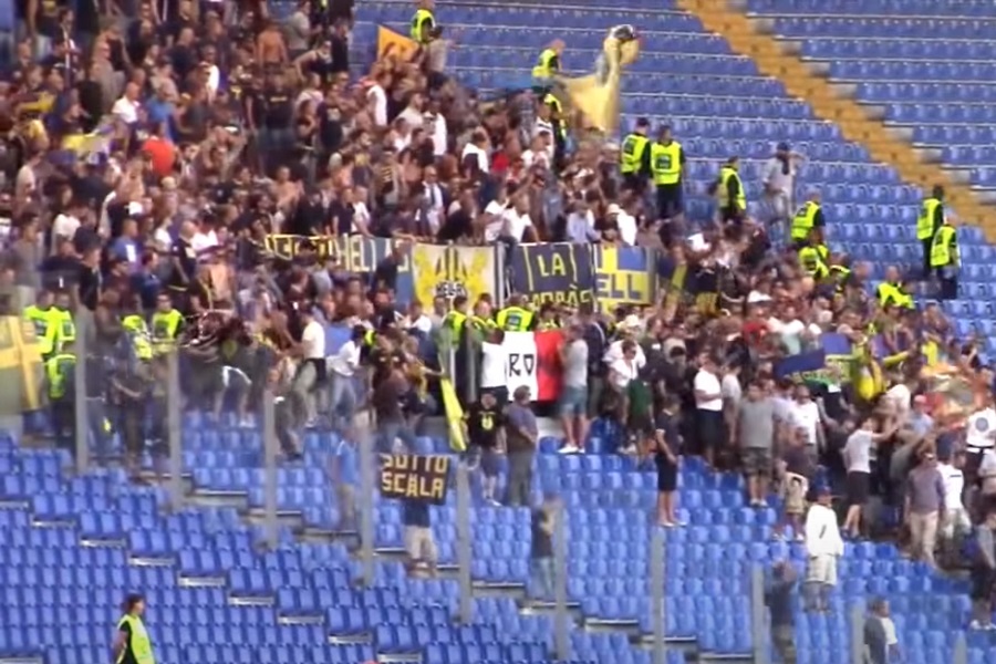 NAVIJAČI VERONE OPET ŠOKIRALI, uz mržnju prema Napoliju dodali Rusiju i Ukrajinu! (FOTO)