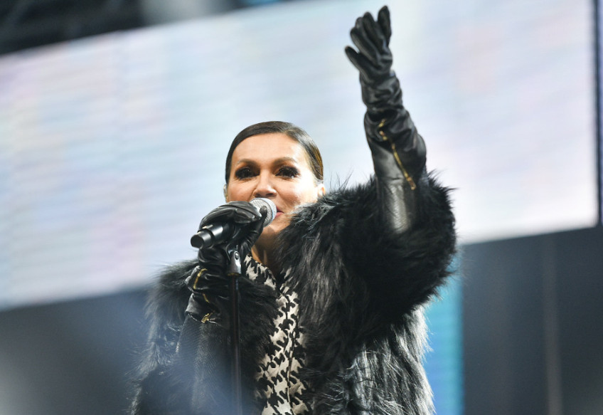 NINA BADRIĆ NASTUPILA U BANJALUCI Trgom Krajine odjekivale poruke ljubavi u ime Dana žena (VIDEO)