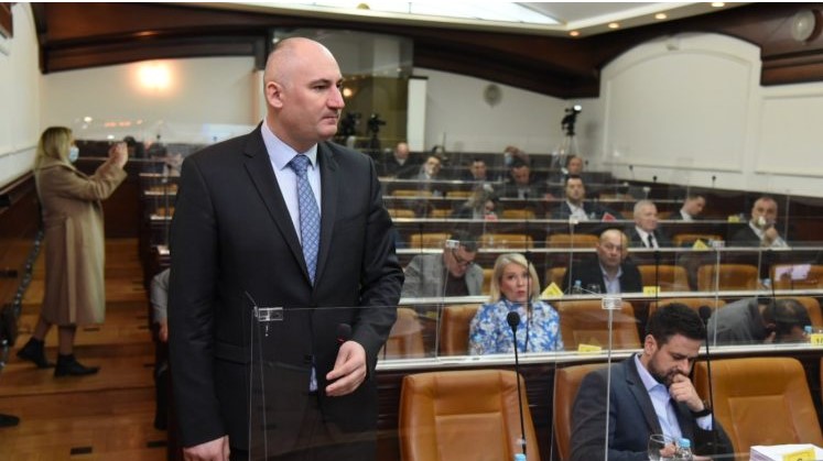 TOPIĆ STANIVUKOVIĆU: Zašto je Toplana prodala mazut ispod svake cijene?