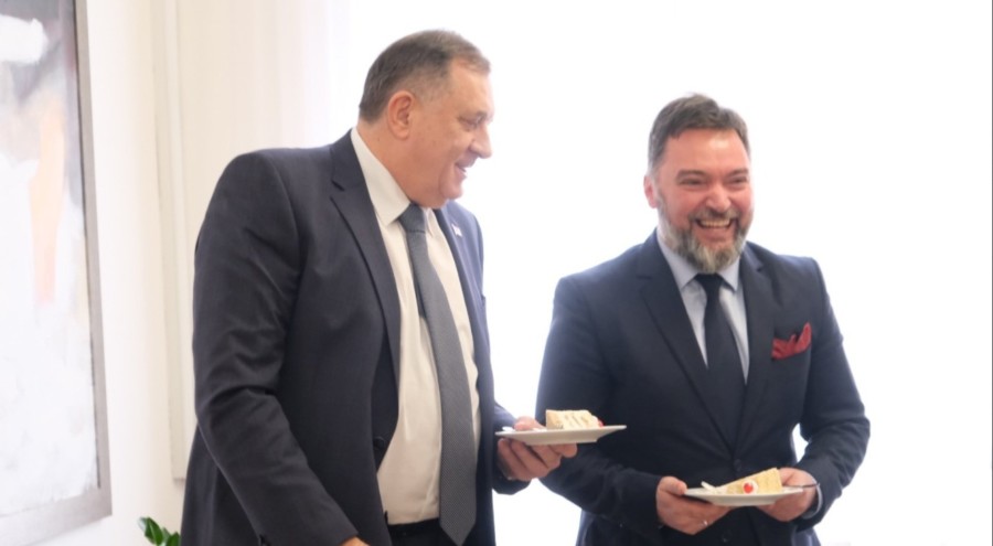 "NIŠTA BEZ PREDSJEDNIKA" Dodik iznenadio Košarca za rođendan