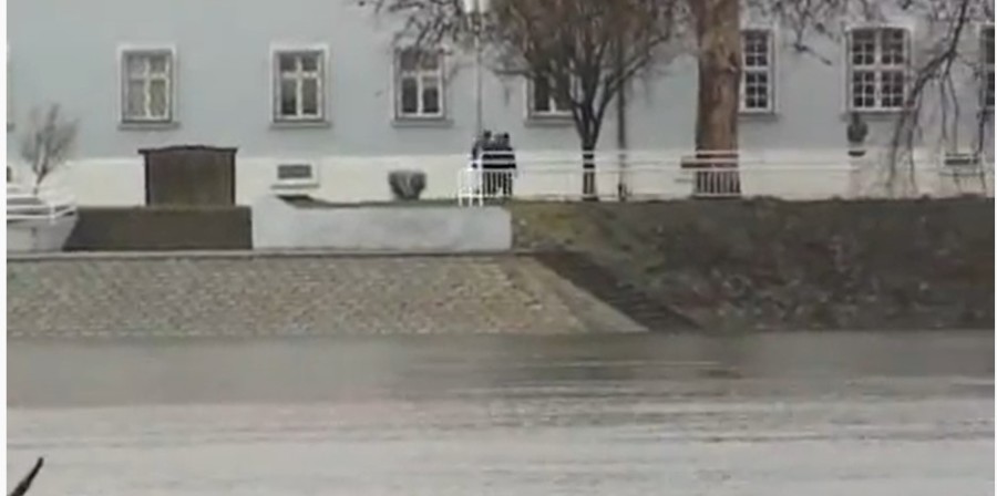 HOROR U BRODU: U Savi pronađeno tijelo žene zakačeno za čamac