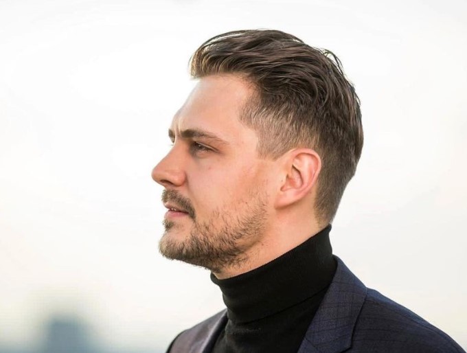 MILOŠ BIKOVIĆ NEPREPOZNATLJIV: "Šta ti se desilo sa licem?!" (VIDEO)