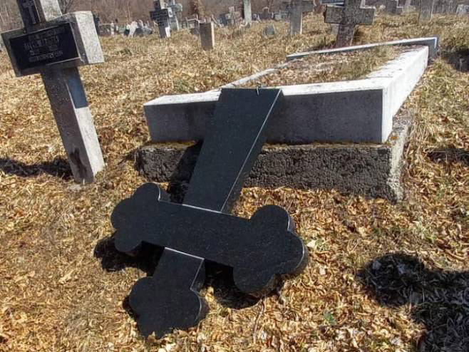 Policiji priznao da je oštetio spomenik na pravoslavnom groblju