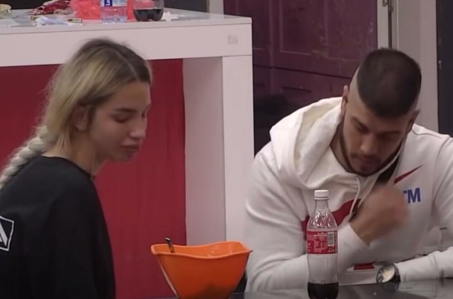 DEJAN DRAGOJEVIĆ ŠOKIRAO PRIZNANJEM: Evo šta joj radi kad niko ne gleda! (VIDEO)