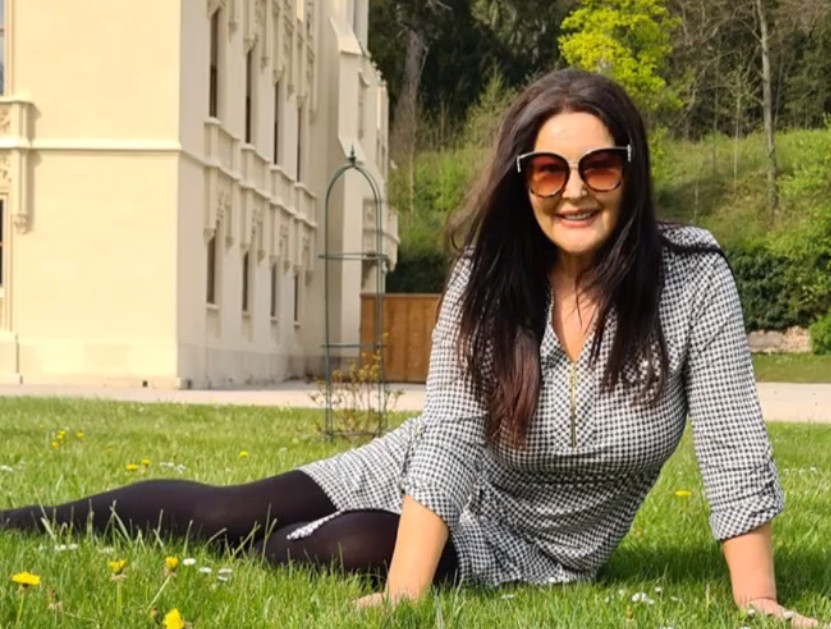 DRAGANA MIRKOVIĆ POKAZALA KĆERKU Pjevačica objavila snimak sa rođendana mezimice, fanovi oduševljeni (VIDEO)