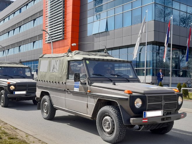 U BIH RASPOREĐENO DODATNIH 500 VOJNIKA EUFOR-A: Vozila i pripadnici provozali se Banjalukom (VIDEO)