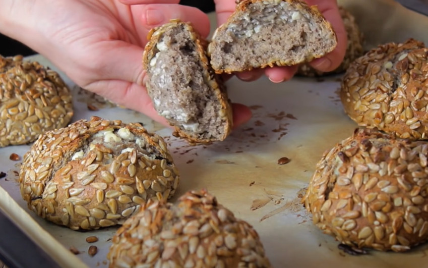 PROTEINSKI HLJEB KOJI DRŽI SITOST! Recept bez jaja i bijelog brašna!